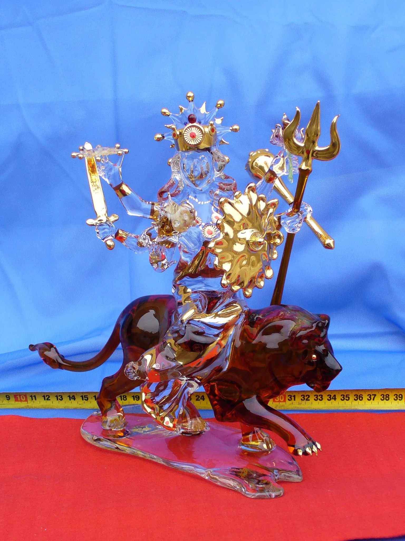 Skleněná plastika: Šrí Durga — pohled 14